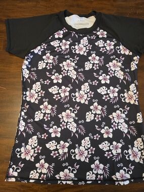 Women’s Black Floral Rash Guard Swim Top - Pink & White Hibiscus